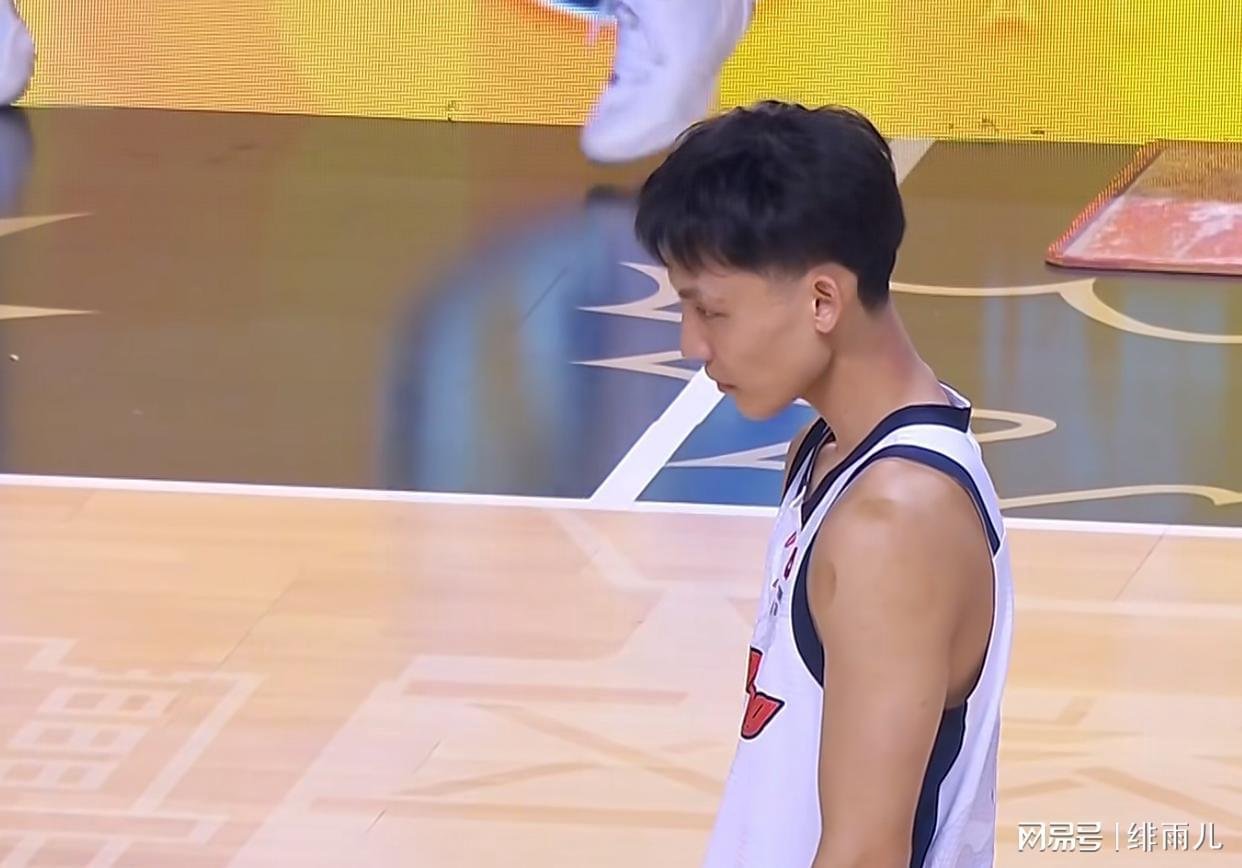 8868体育平台-无缘国家队12人大名单?徐杰伤情曝光,男篮后卫线惨遭重大打击!